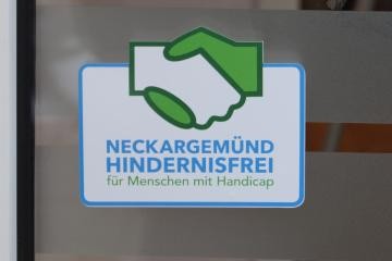 Das Logo "Neckargemünd Hindernisfrei" zeichnet Gastronomiebetriebe und Geschäfte aus