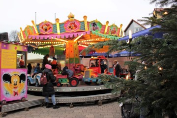 Kinderkarussell auf dem Waltscher Platz
