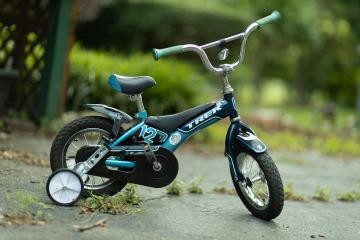 Kinderfahrrad mit Stützrädern