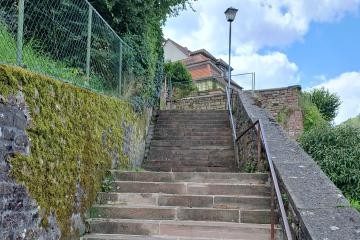Treppe vom Neckarufer aus