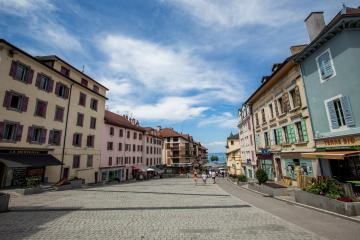 Place Charles de Gaulle in Evian